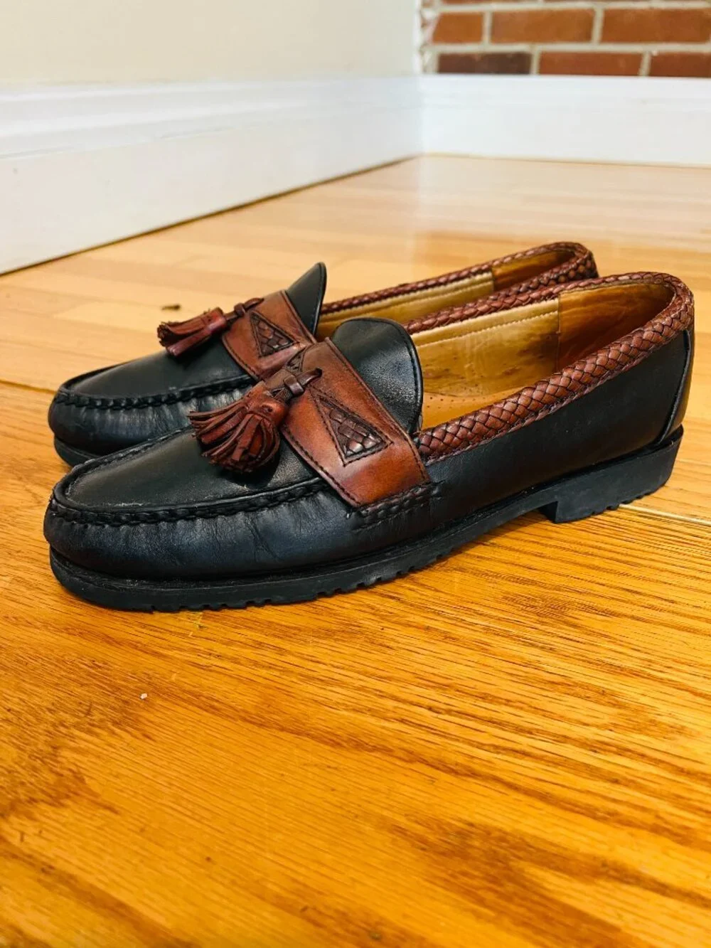 Allen Edmonds Maxfield tassel loafers SIze 9.5 B